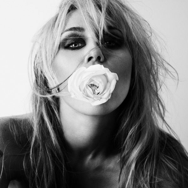 REDLIGHTS — Miley Cyrus